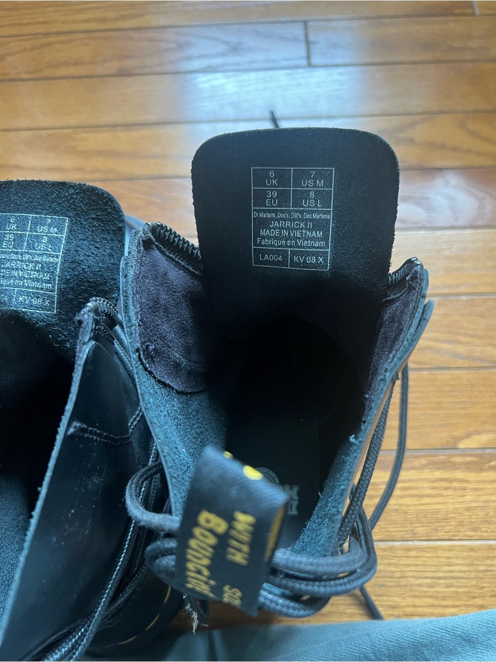 Dr. Martens Jarrick leather lace up boots. - Picture 9 of 9